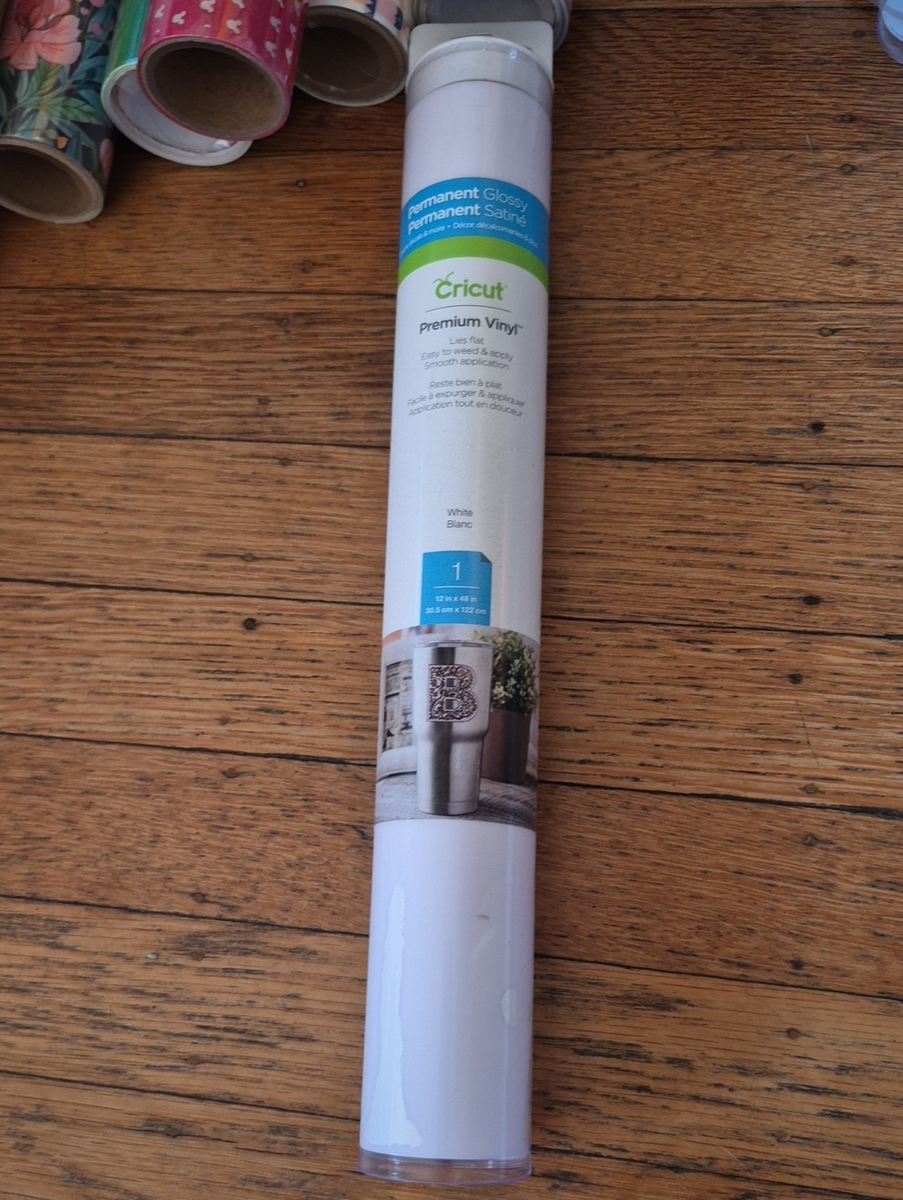 Cricut Premium Vinyl Roll — White Glossy Permanent